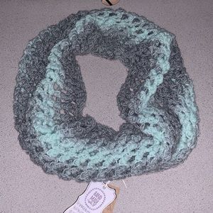 CROCHET Marshmallow infinity scarf